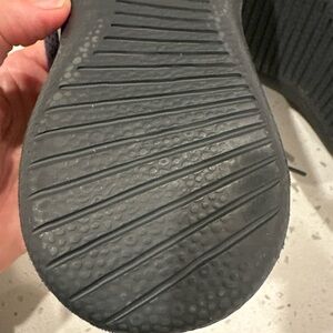 On cloud Men's Black Athletic Shoes 10.5